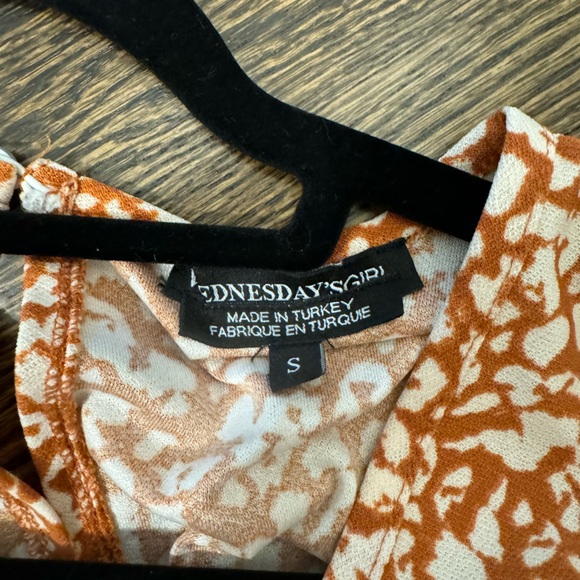 Cute Wednesdays girl romper size small with cutout. So comfy and lightweight. - Picture 4 of 4